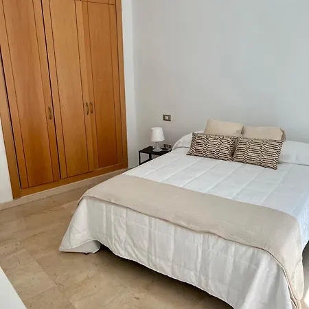 Centro Con Aparcamiento بيت للعطل *