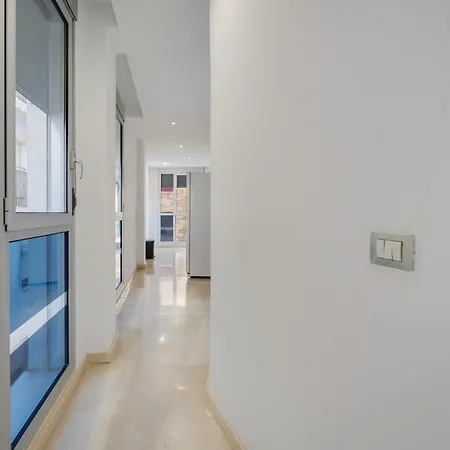 Centro Con Aparcamiento 圣克鲁斯-德特内里费