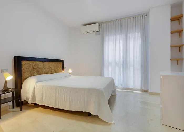 Centro Con Aparcamiento * سانتا كروز دي تينيريف